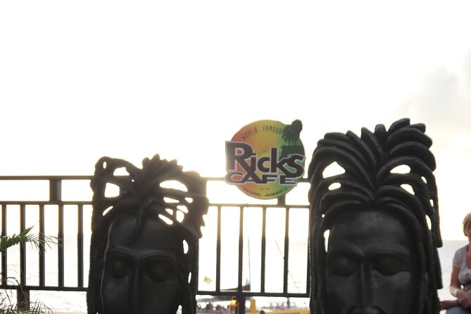 7 Mile Beach & Ricks Cafe with free Shopping experience - Transportation logistics, the real value of pickup and drop off
