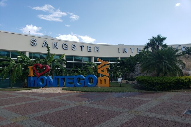 A "Private" Airport Transfer to any Resort in Ocho Rios - Air-conditioned comfort you actually feel after a flight