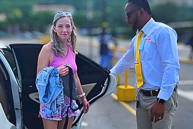 Airport Shuttle from Montego Bay (MBJ) to Hotel - Why an MBJ shared shuttle is often better than taxis