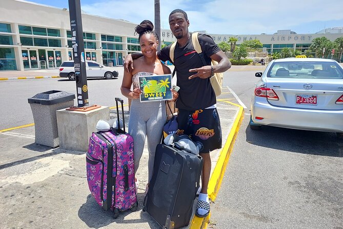 Airport Transfer Montego Bay: Riu Montego / Reggae / Palace - Meet Your Driver at Sangster International Airport (Your Name on a Sign)