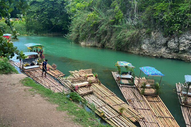 ATV, Bamboo Rafting, Horseback Ride Guided Tour from Montego Bay - White River Calypso Rafting: bamboo rafting on a 30-foot raft