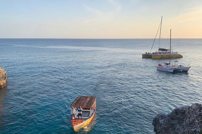 Bamboo Rafting, Catamaran Party Cruise and Ricks Cafe - 3 hours on the water: what you can realistically do