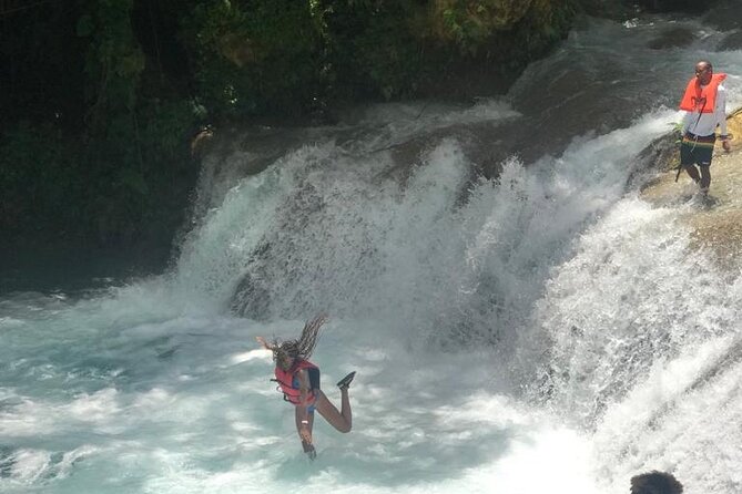 Blue Hole and Dunn's River Adventurous and hiking waterfalls from Ocho Rios - Group size, crowds, and how to pick your date