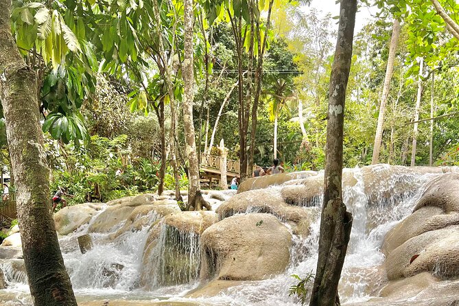 Blue Hole and Dunn's River Tour (Entrance Fees Not Included) - What to pack so Dunn’s River and Blue Hole feel fun, not annoying