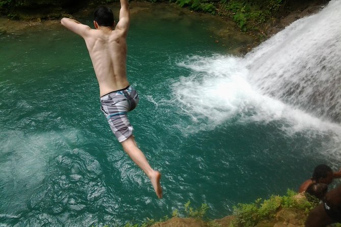 Blue Hole and River Tubing from Montego Bay - Entering the Day: Montego Bay Pickup, AC Ride, and the Ocho Rios Route