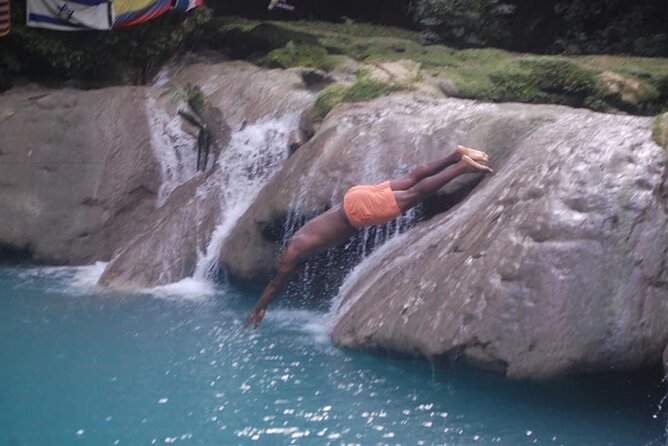 Blue Hole and Shopping in Ochi Rios - Why Blue Hole and Ocho Rios shopping are a smart combo
