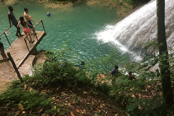 Blue Hole & Jamaica Sightseen Tour Included Transportation - Guides and pace: how the best moments depend on your driver