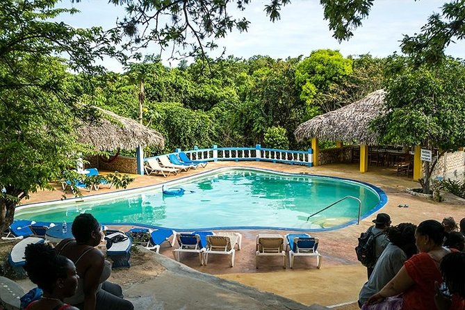 Blue Hole Mineral Spring and Rick's Cafe - Blue Hole Mineral Spring: Pool Sizes, Mineral Water, and Your Options