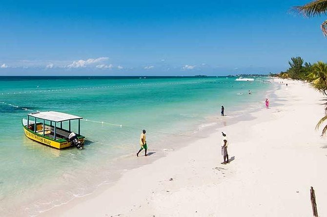 Blue Hole Mineral Spring, Ricks Cafe, 7 Mile Beach and Shopping Private Tour - The 6 to 9 hour timeline: how to avoid a cranky day