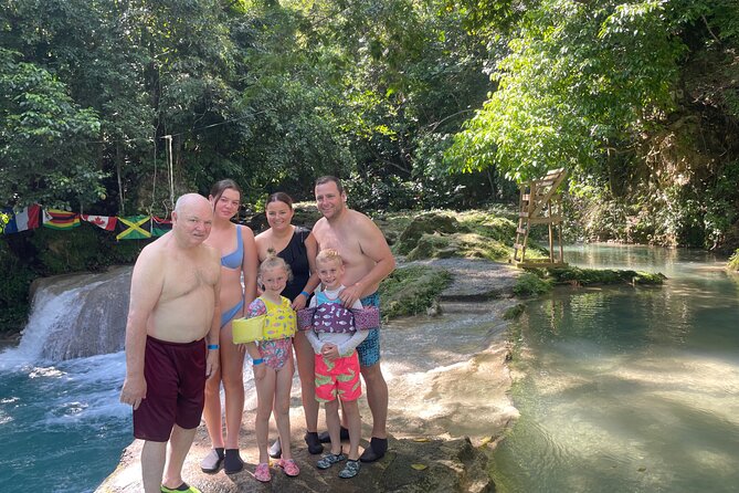 Blue Hole Secret Falls from Falmouth - Lunch and souvenirs, what is there and what to plan