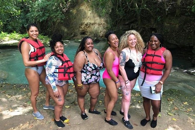Blue Hole Tour from Ocho Rios - Taj Mahal Shopping Center stop: a helpful break or a skip