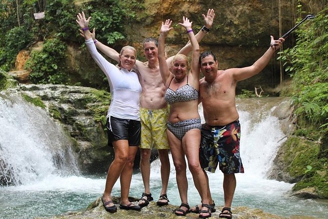 Blue Hole waterfalls from Runaway bay - Timing, opening hours, and how to plan your day
