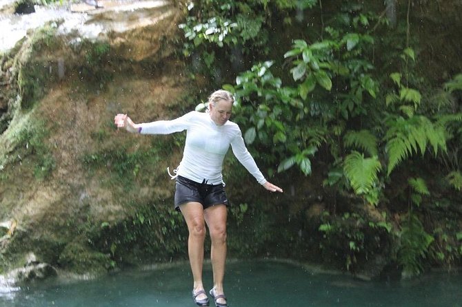 Blue Hole waterfalls from Runaway bay - Road stops for photos and shopping, plus where the lunch fits