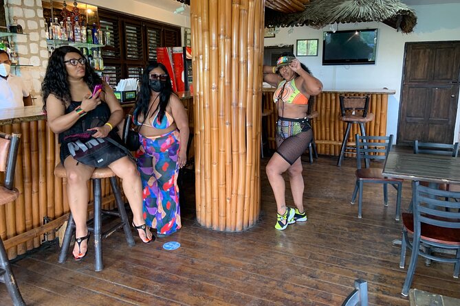 Bob Marley 9 Miles Tour and Dunns River Falls - Fern Gully Stops: Plants, Roadside Vendors, and a Quick Reset