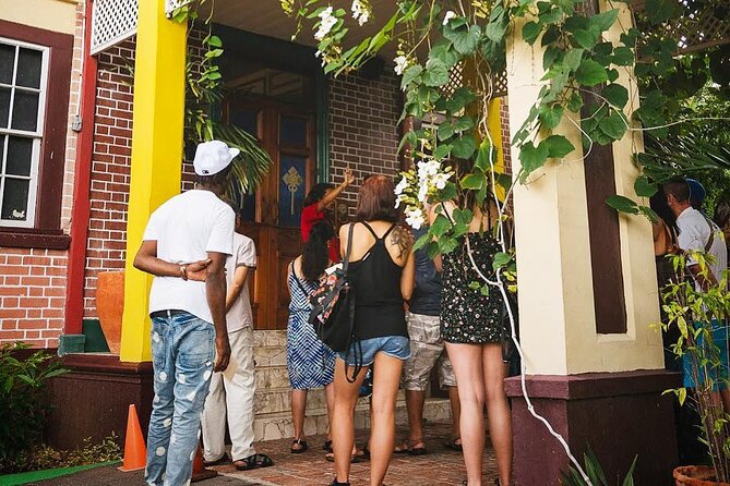 Bob Marley Museum Full Day Tour from Montego bay - Devon House and I-Scream: the photo moment and the extra-budget sweet spot