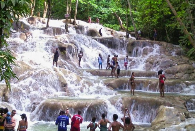 Bob Marley Nine Mile and Dunn's River Falls Tour From Montego Bay - Lunch Between Culture and Water: Budget Time for Jamaican Food