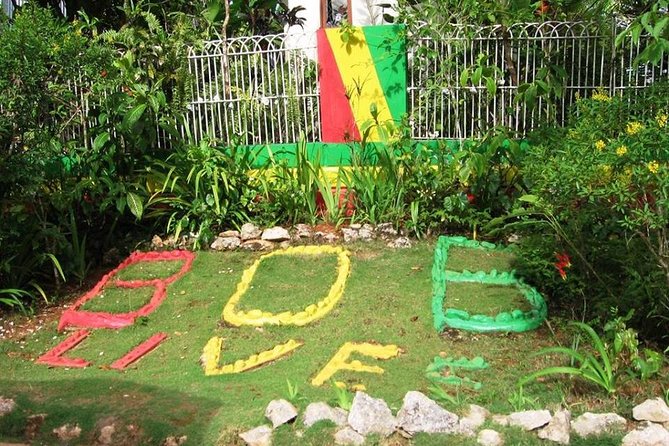 Bob Marley Nine Mile Tour from Ocho Rios - The ride with a private, air-conditioned minivan