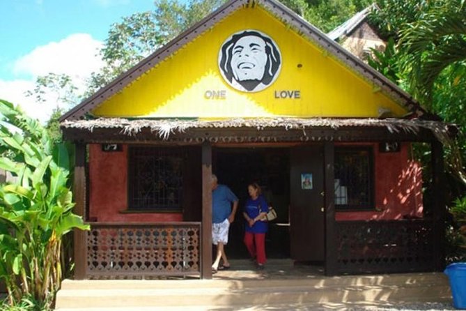 Bob Marley Nine Mile Tour from Ocho Rios - Suzette Tours Jamaica check-in and getting oriented