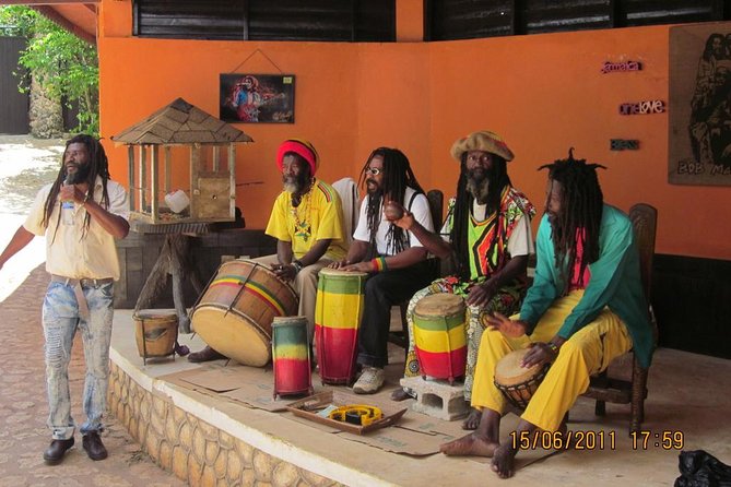 Bob Marley's Nine Mile Admission and Guided Tour from Montego Bay - Columbus Park stop: a quick history and photo break