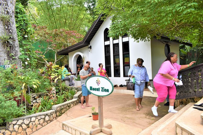 Bob Marley's Nine Mile Day-Trip w/Admission & Guided Tour from Grand Palladium - Discovery Bay and Columbus Park: Short Stop, Big Photo Payoff