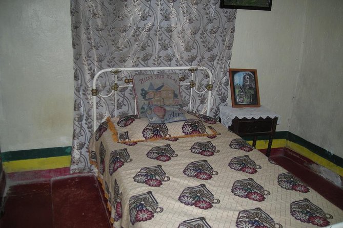 Bob Marley's Nine Mile Day-Trip with Admission & Guided Tour from Falmouth - Nine Mile and Mt Zion: birthplace, gravesite area, and Rastafarian context