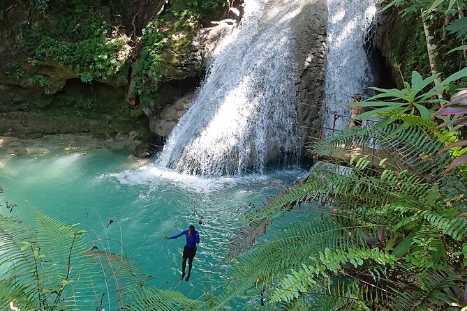 Dunn's River and Blue Hole with lunch combo from Montego Bay - The Ocho Rios Jerk Center Lunch Break: Fuel for the Second Half