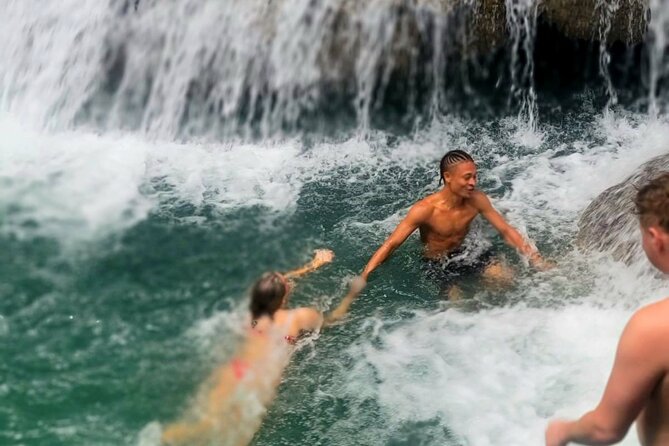 Dunn's River, Blue Hole and Bamboo Rafting from Ocho Rios - Group Size, Time Windows, and How Crowds Can Affect Your Day