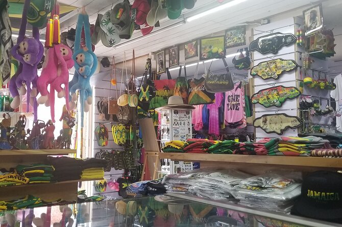 Dunn's River Falls And Shopping Tour From Ocho Rios - Taj Mahal Shopping Center: your 1-hour souvenir reset