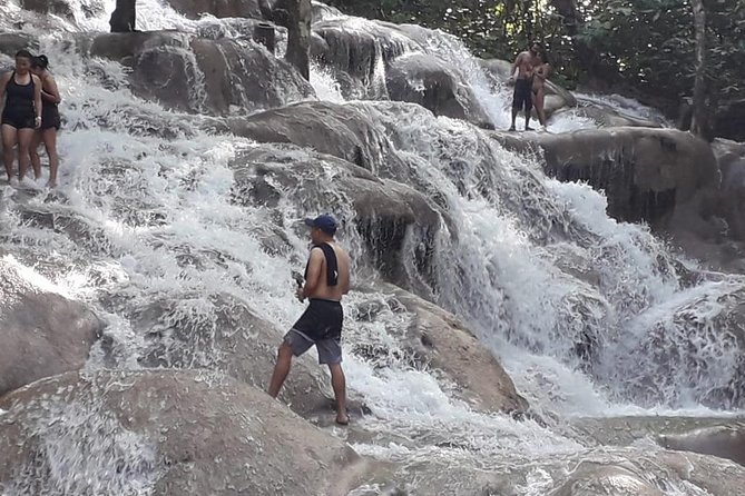 Dunn's River Falls from Ocho Rios - Getting there from Ocho Rios: pickup, ride comfort, and staying on schedule