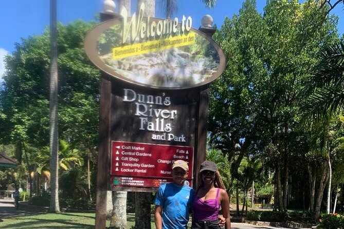 Dunn's River Falls, Zipline Adventure from Kingston - Craft market and local shops: when shopping time actually makes sense