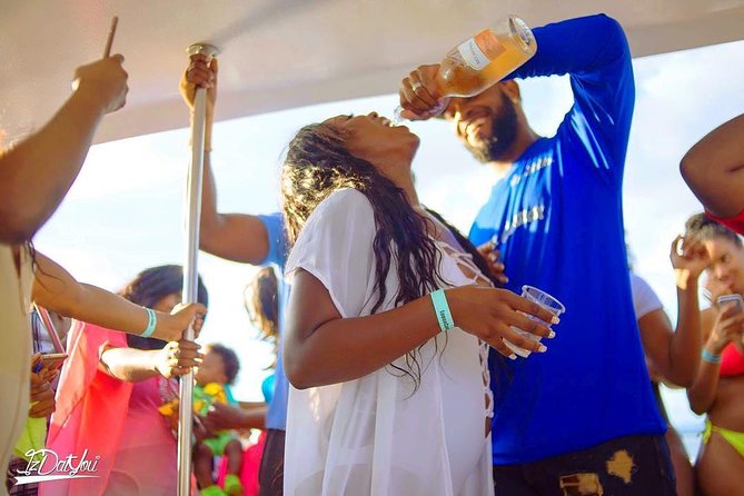 Friday Evening Kingston Harbour Cruise, Sunday Beach Cruise or Charter Our Boats - Boarding and timing: how to make the cruise run smoothly for you