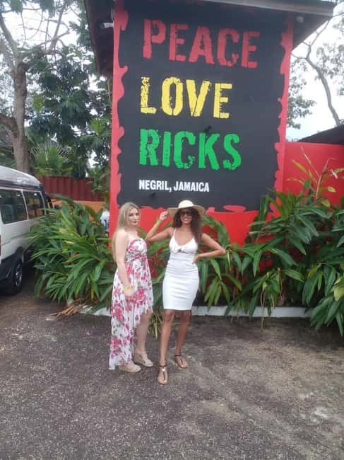 From Montego Bay: Negril Day Trip and Rick's Café Sunset - Rick’s Café: Cliff Jumps, Reggae Music, and a Sunset You Remember