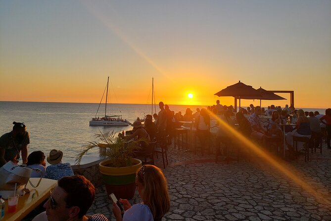 Full-Day Negril & Ricks Cafe Sunset Tour from Montego Bay - What makes it feel easy on the ground