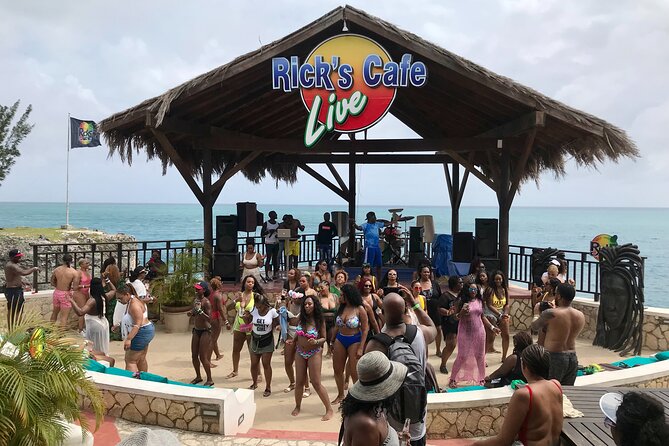 Full Day Tour of Negril Beach: Margaritaville & Rick's Cafe Live - Margaritaville Negril: 3 hours of beach, food, and easy entertainment