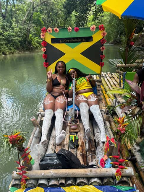 Jamaica Bamboo Rafting Experience with Limestone Massage - Working with the guide team: language, group size, and your role