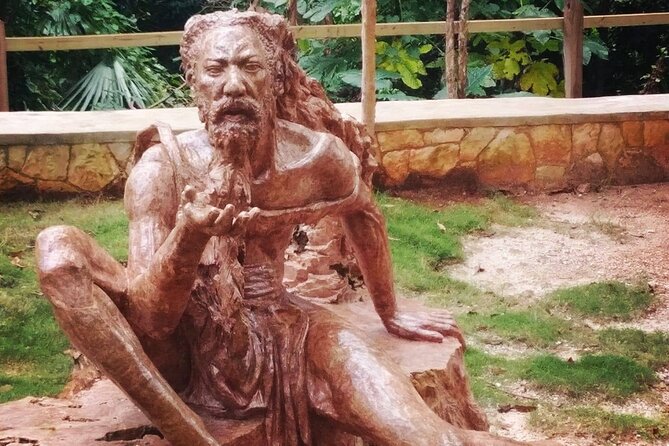 Jamaica Giants sculpture park, art galleries - Stop 2: the culture park walk among sculptures
