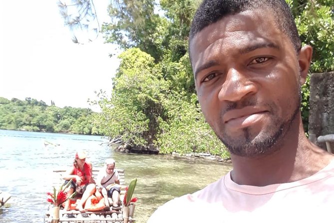 Jamaica Martha Brae Bamboo Rafting with Bus Transportation - Food, drinks, and cash: what you should plan to buy