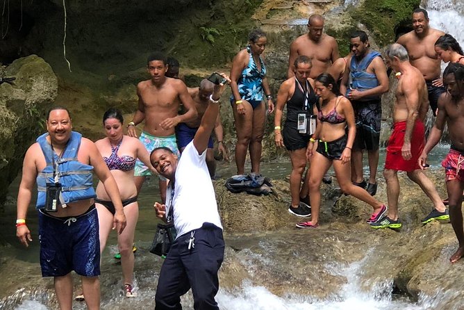 Jamaica Martha Brae River Rafting/Dunn’s River Falls Private Tour - Two Icons, One Day: Why This Combo Works