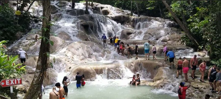 Jamaica's Dunn's River Falls & River Tubing Tour - Who this Dunn’s River Falls and tubing tour suits best