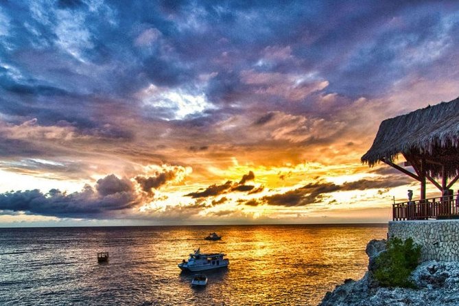 Jamaica Sunset at Rick's Cafe Private Tour with Transfer - Private Transfer in Comfort: What the Ride Really Changes