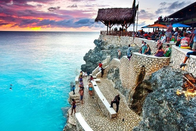 Jamaica Sunset at Rick's Cafe Private Tour with Transfer - Should You Book This Rick’s Café Private Sunset Tour from Montego Bay?