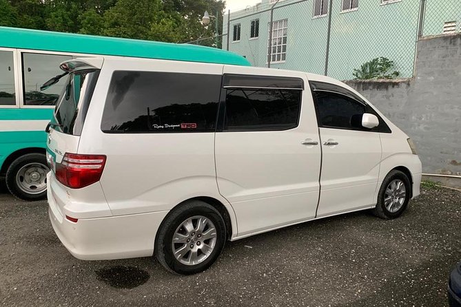Kingston Round Trip Airport Transfers to Ocho Rios - Getting Met at Norman Manley, No Guessing at the Airport