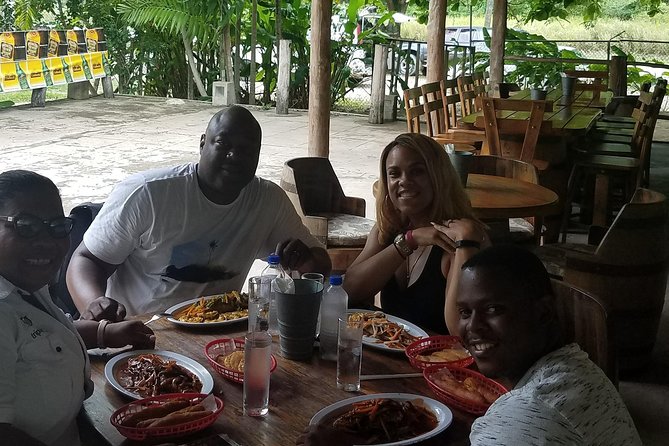 Lunch at Scotchies Jerk Centre From Ocho Rios - Choosing What to Order: How to Make Your 1-Hour Jerk Lunch Count