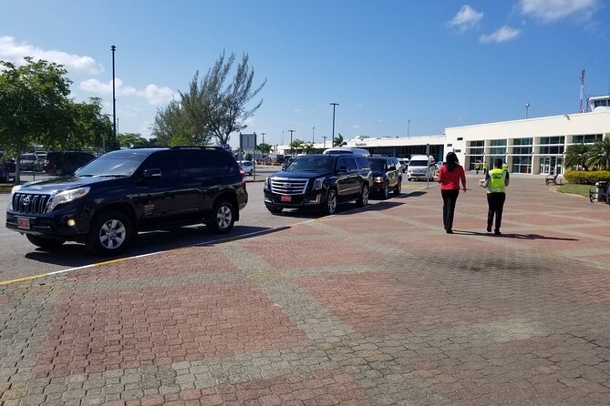 Luxury MBJ Airport Transfer to Montego Bay Hotels - The private luxury ride: chauffeur, concierge, and security