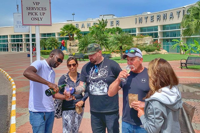 Luxury Transfer: Montego Bay Airport - Negril & Ocho Rios Resorts - Vehicles, champagne, and Wi-Fi: the comfort checklist that matters