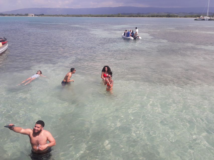 Montego Bay: 8-Hour Appleton & Pelican Bar Return Transfer - The factory, aging house, and your rum tasting finish