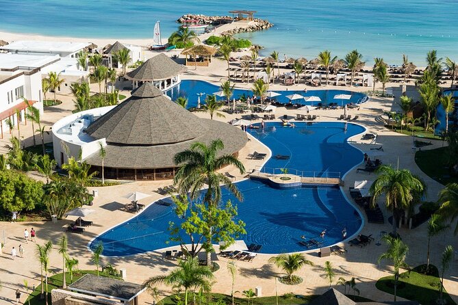 Montego Bay Airport Ja (MBJ) to Hotels in Montego Bay or Falmouth - Return Pickup: Photo Proof, Luggage Help, and Flight-Matching Timing