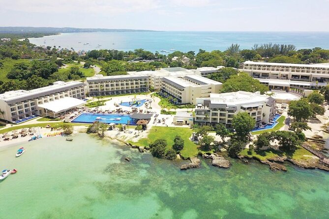 Montego Bay Airport Private Taxi to Royalton Negril - Free Stops on the Way: The Convenience That Actually Helps