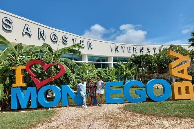 Montego Bay Airport Private Transfer to Hotels in Montego bay - The 15 to 20 Minute Ride to Your Hotel (Without the Stress Spiral)