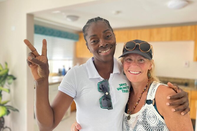 Montego Bay Airport Transfers Private Taxi to Hotels in Negril - Communication and Helpful Local Style on the Road